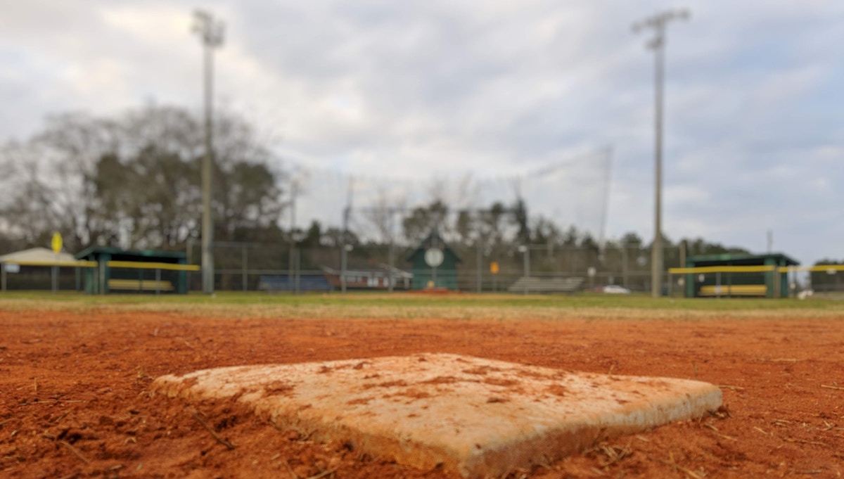 Arizona high school baseball player tried to play with broken back